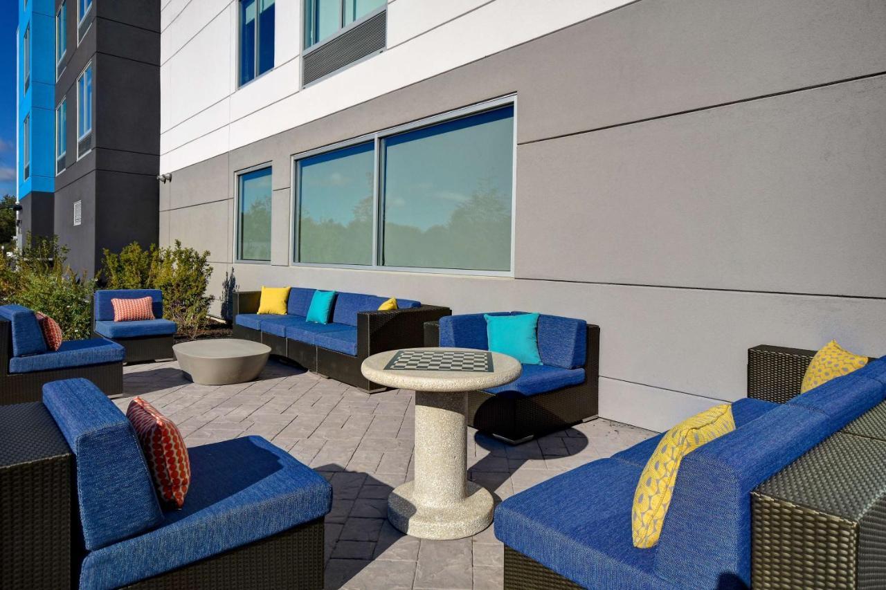 Hotel Tru By Hilton Concord, Nh Exterior foto